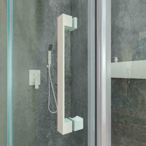 Mampara de ducha rectangular BASIC apertura frontal1 fijo-1 puerta corredera + 1 fijo. Sin perfil inferior. Con tratamiento anti-cal. Acabado BLANCO MATE