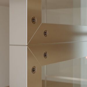 Fijo de
  ducha a techo LINE XL con perfileria enmarcada 3 cuerpos - Vidrio 4 MM con
  tratamiento anti-cal incluido- Brazo sujeción acero inox